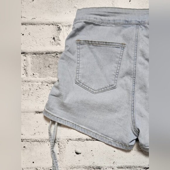 SHEIN SXY Drawstring Side Denim Shorts - Picture 12 of 16